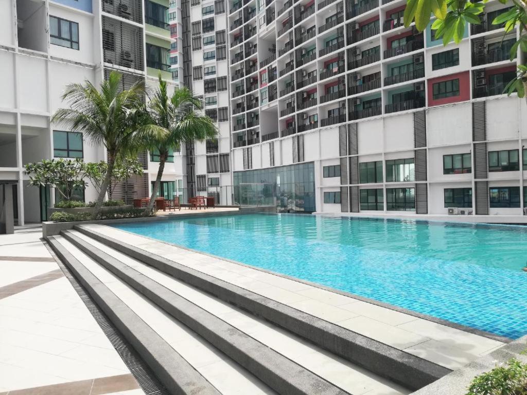 Apartment Premier Deluxe 2r1b # I-city Free Wifi + Parking